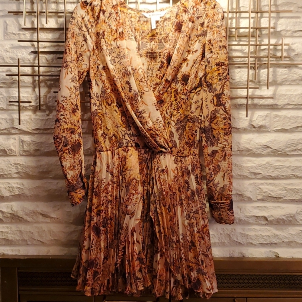 Gorgeous bcbg generation. Small women's blouse or tunic